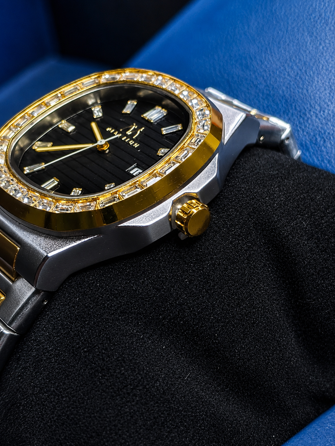 Matturi Diamond Bezel - Black Dial & Two-Tone Stainless Steel Chain
